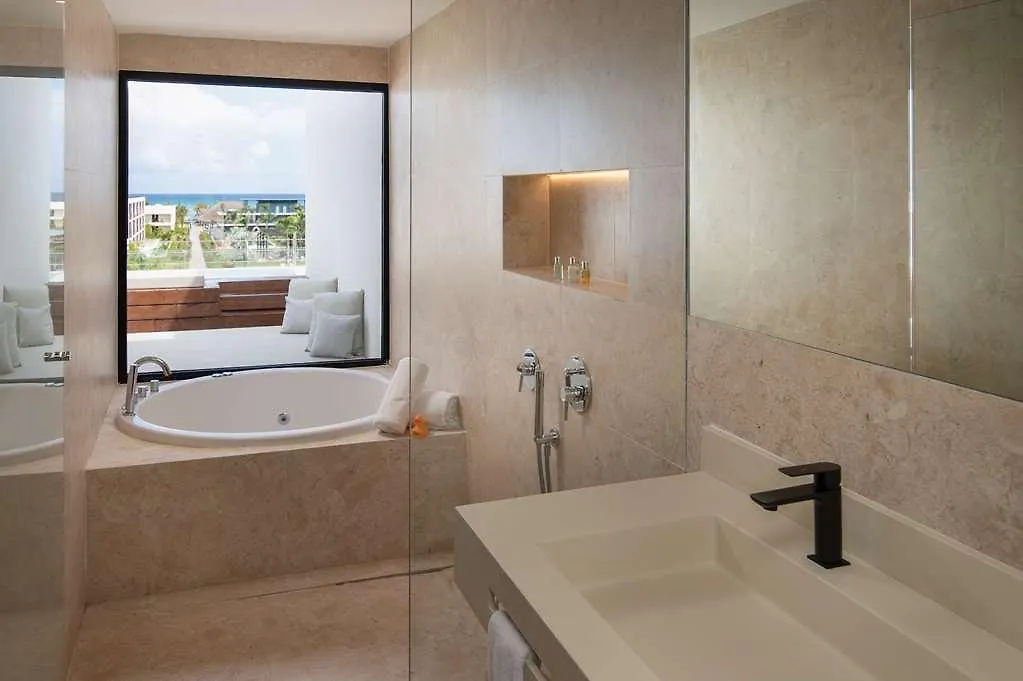Live Aqua Beach Resort Punta Cana Hotel