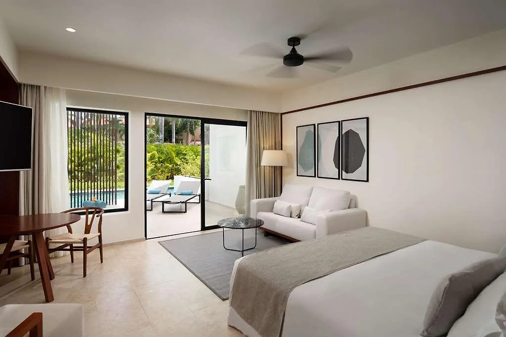 Live Aqua Beach Resort Punta Cana Hotel